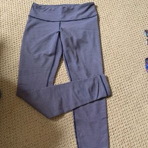 Lululemon Wunder Under Navy stripe Size 6